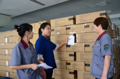 服裝出口 保質(zhì)保量